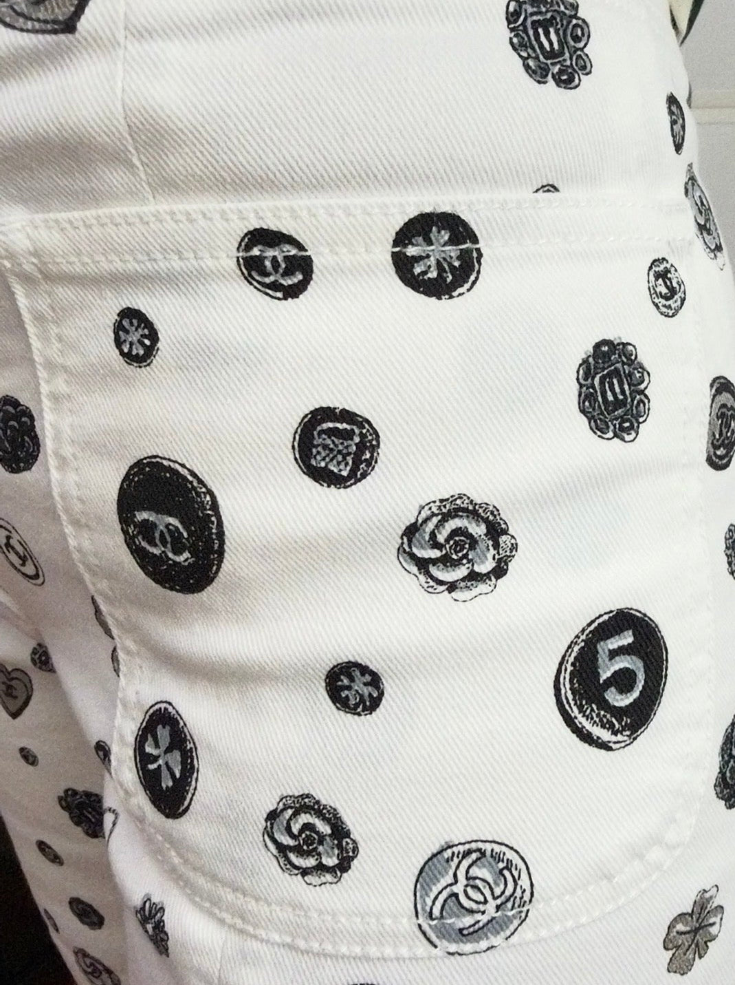 CHANEL White Denim Jeans with Black Charms Logos