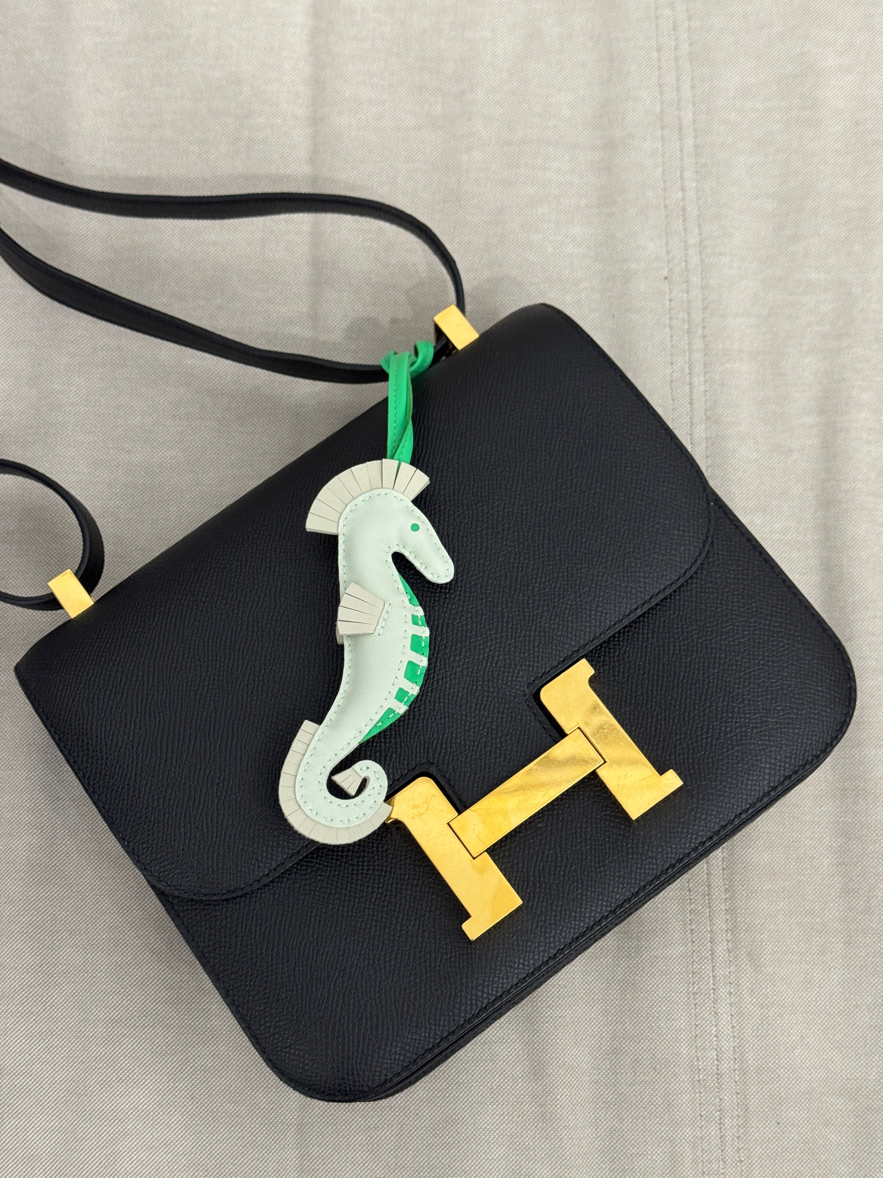 Hermès Seahorse Bag Charm Vert Comic Vert Fizz