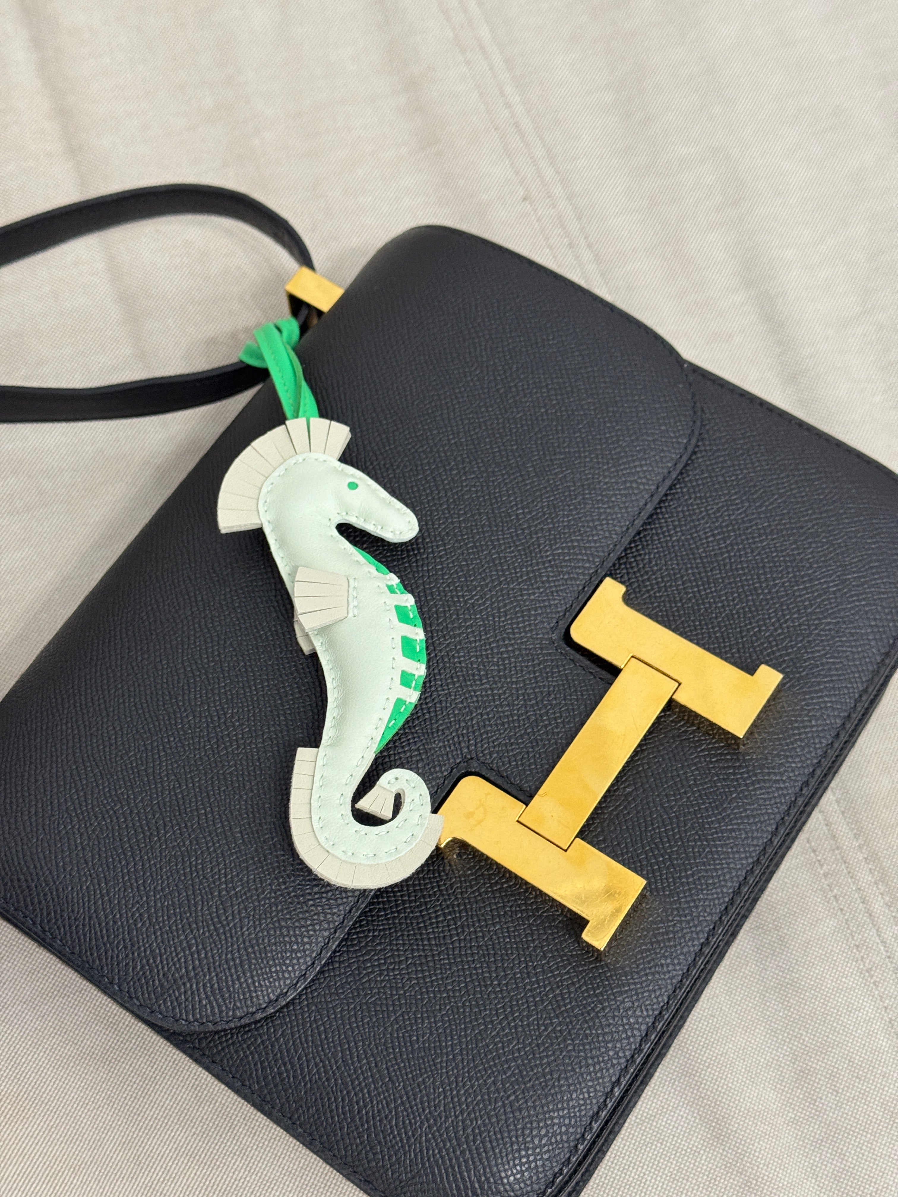 Hermès Seahorse Bag Charm Vert Comic Vert Fizz