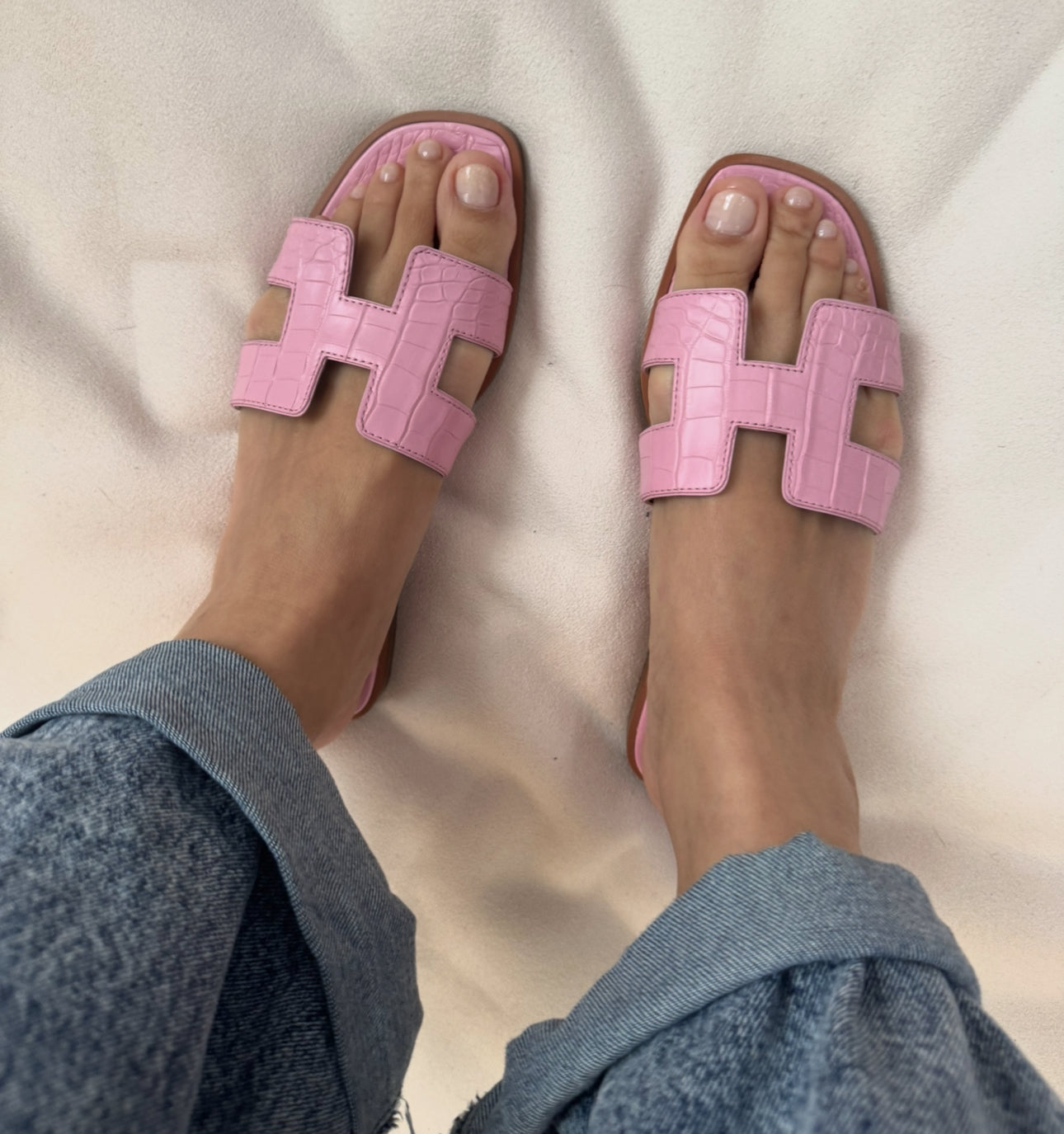 Hermès Bubblegum Pink Matte Alligator Oran Sandals