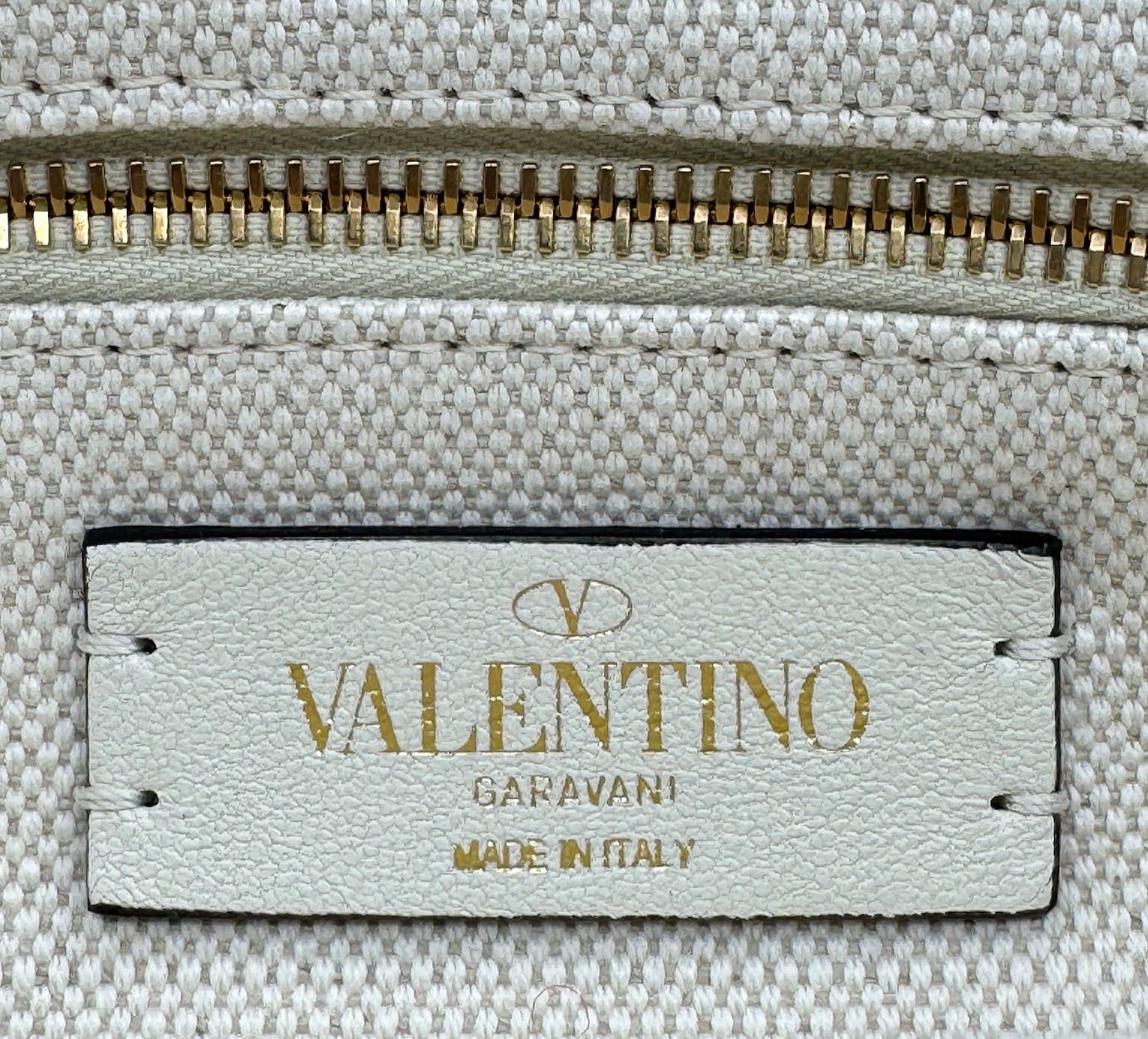 Valentino White Ivory Knit Rockstud Bag