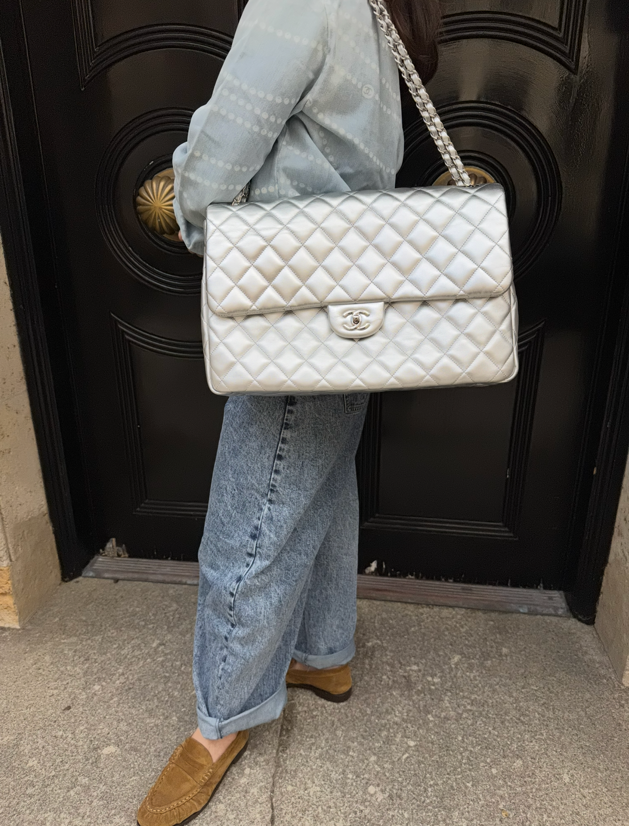 CHANELシャネル バレリーナ シルバー38.5 CHANEL Silver Metallic XXL Lambskin Flapbag