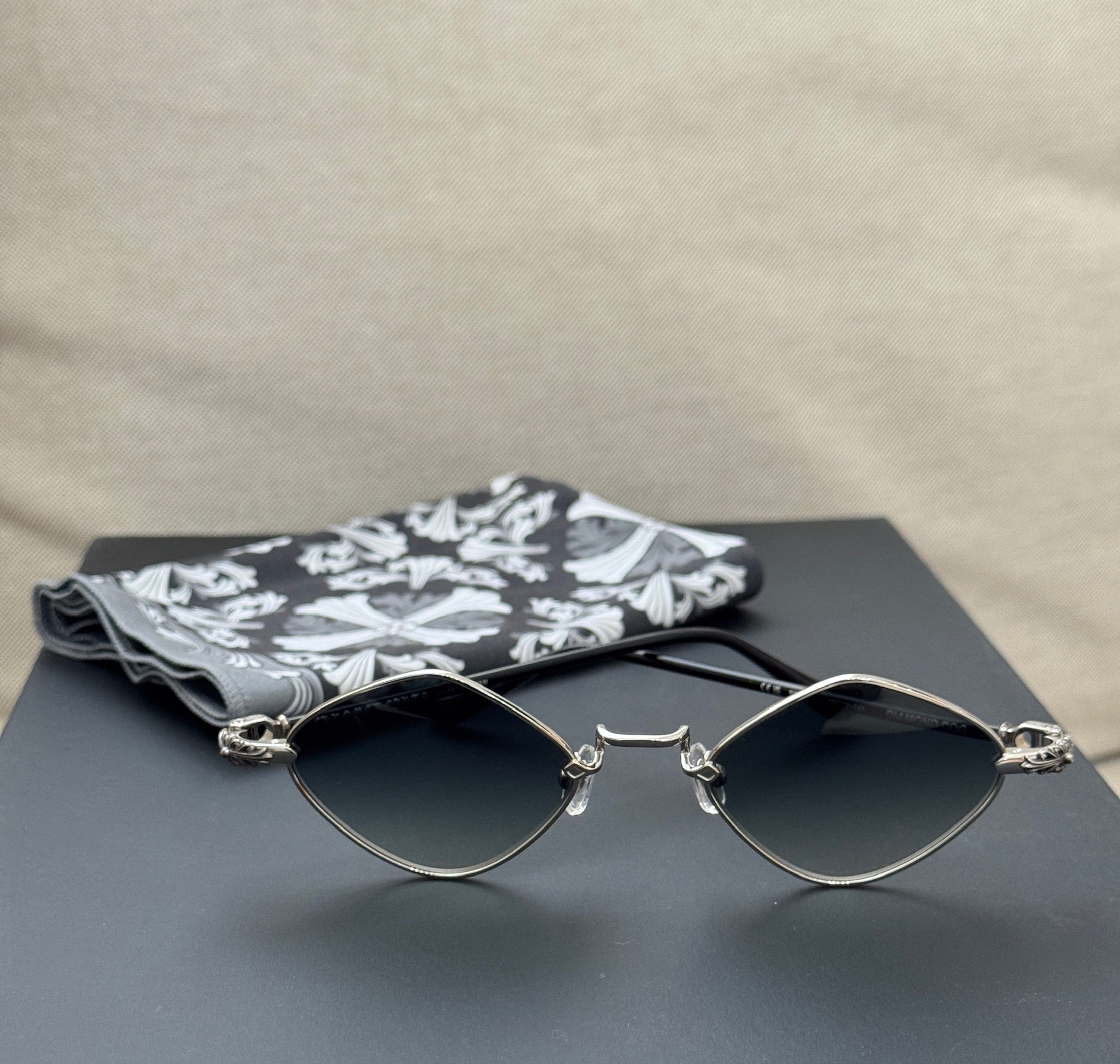 Chrome Hearts Diamond Dog Sunglasses Black Lens with Silver Frame