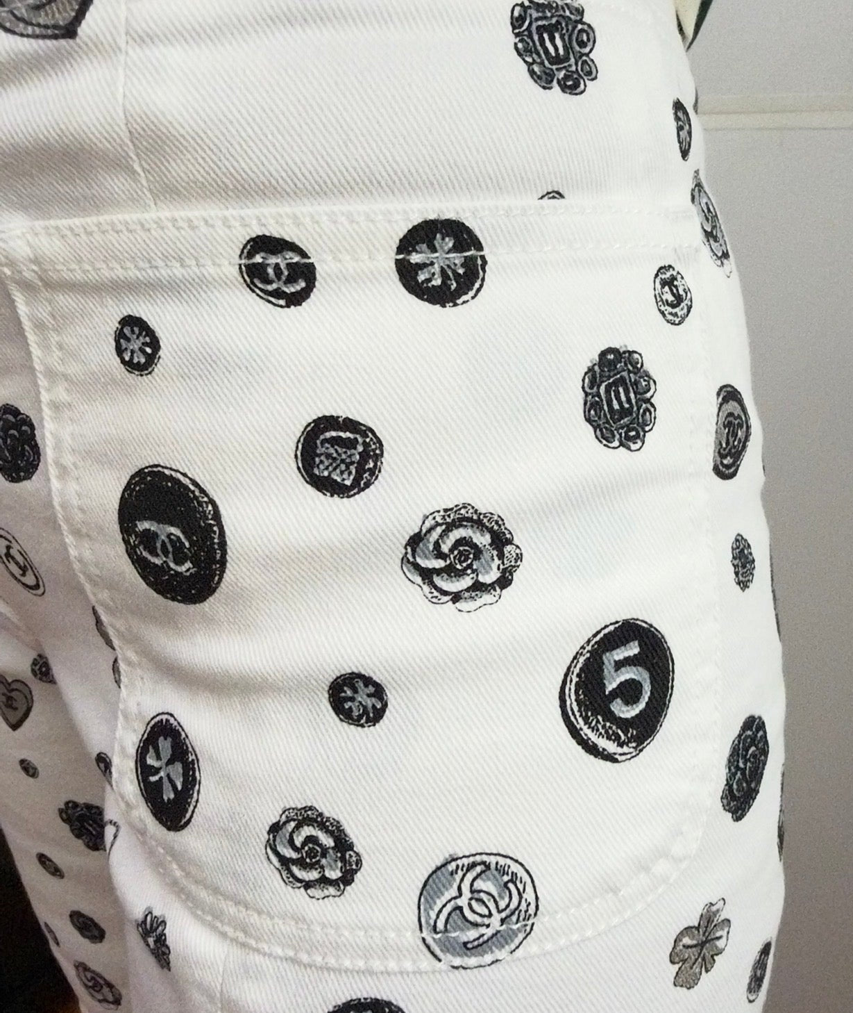 CHANEL White Denim Jeans with Black Charms Logos