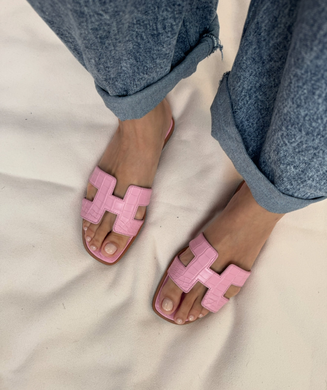 Hermès Bubblegum Pink Matte Alligator Oran Sandals