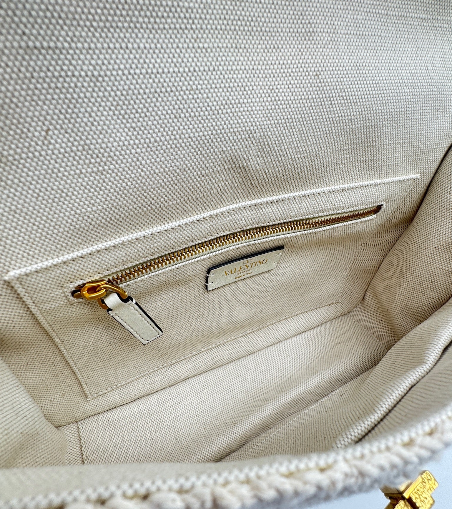 Valentino White Ivory Knit Rockstud Bag