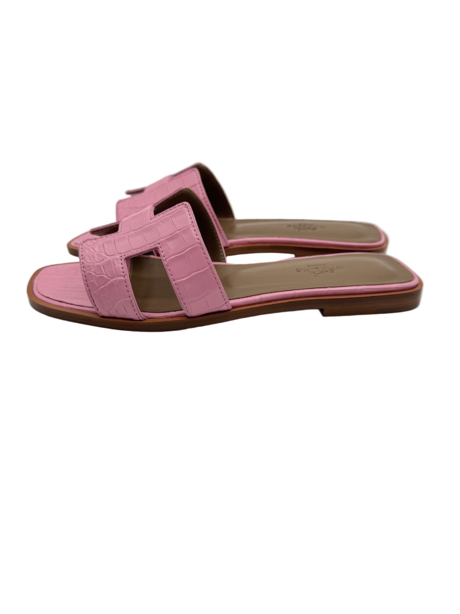 Hermès Bubblegum Pink Matte Alligator Oran Sandals